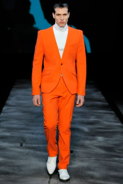 Look 8